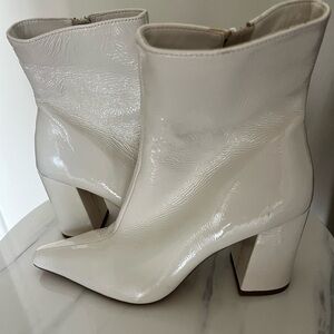 Women’s Steve Madden Zoe White Patent Boots Size 9 Mod